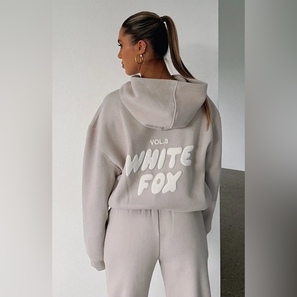 White Fox Boutique Tops - White fox viral tiktok hoodie 🖤